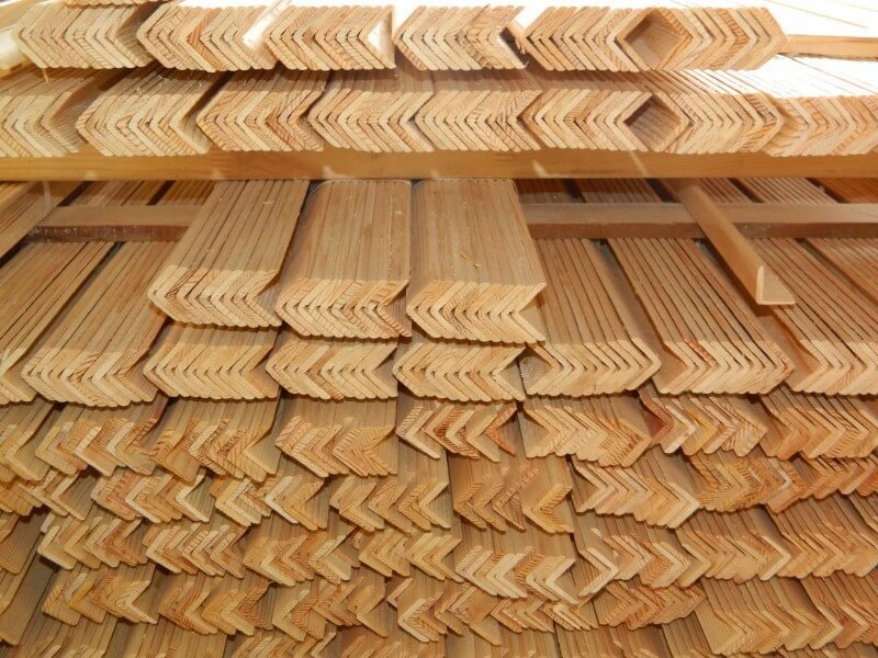 Уголок деревянный 25 мм